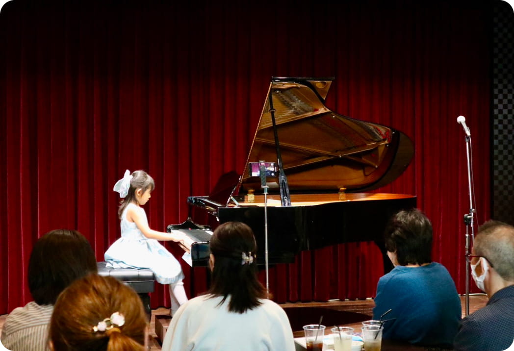 ジャズバーでの発表会の写真3